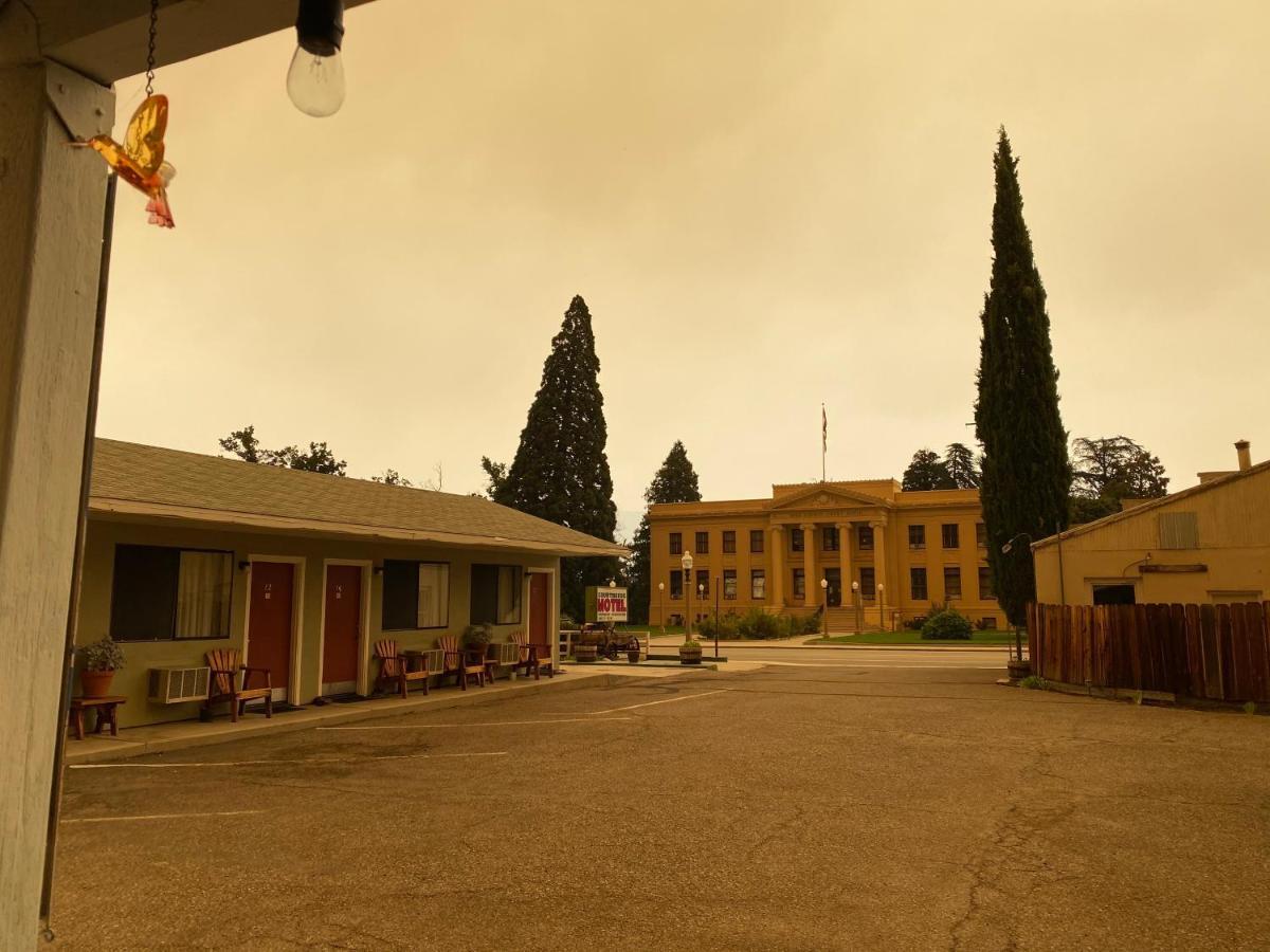 Independence Courthouse Motel Buitenkant foto